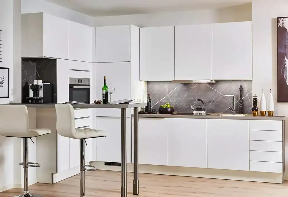 kuchenstudio-moderne-kuechen-bei-vinopal